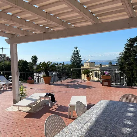 Дом отдыха La Terrazza Quisisana Sorrento Coast Кастелламмаре-ди-Стабия